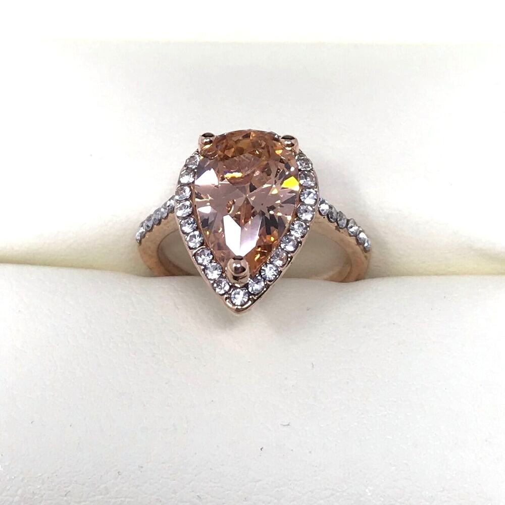 Elegant Tear Drop Fashion Ring Size 6 Rose-Gold-Tone Rhinestone Trim NEW